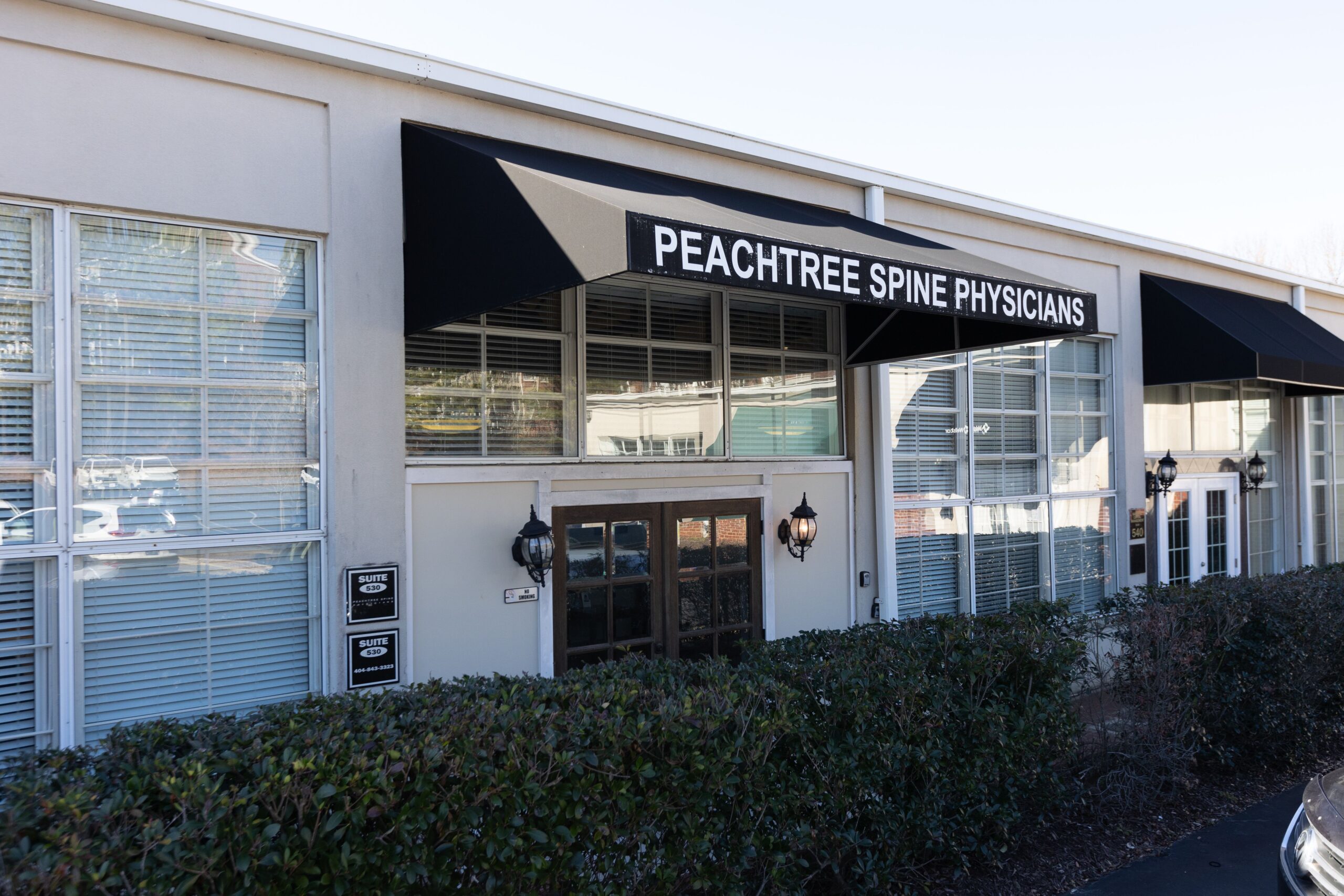 Peachtree Spine & Sports Physicians Marietta office exterior at 531 Roselane Street