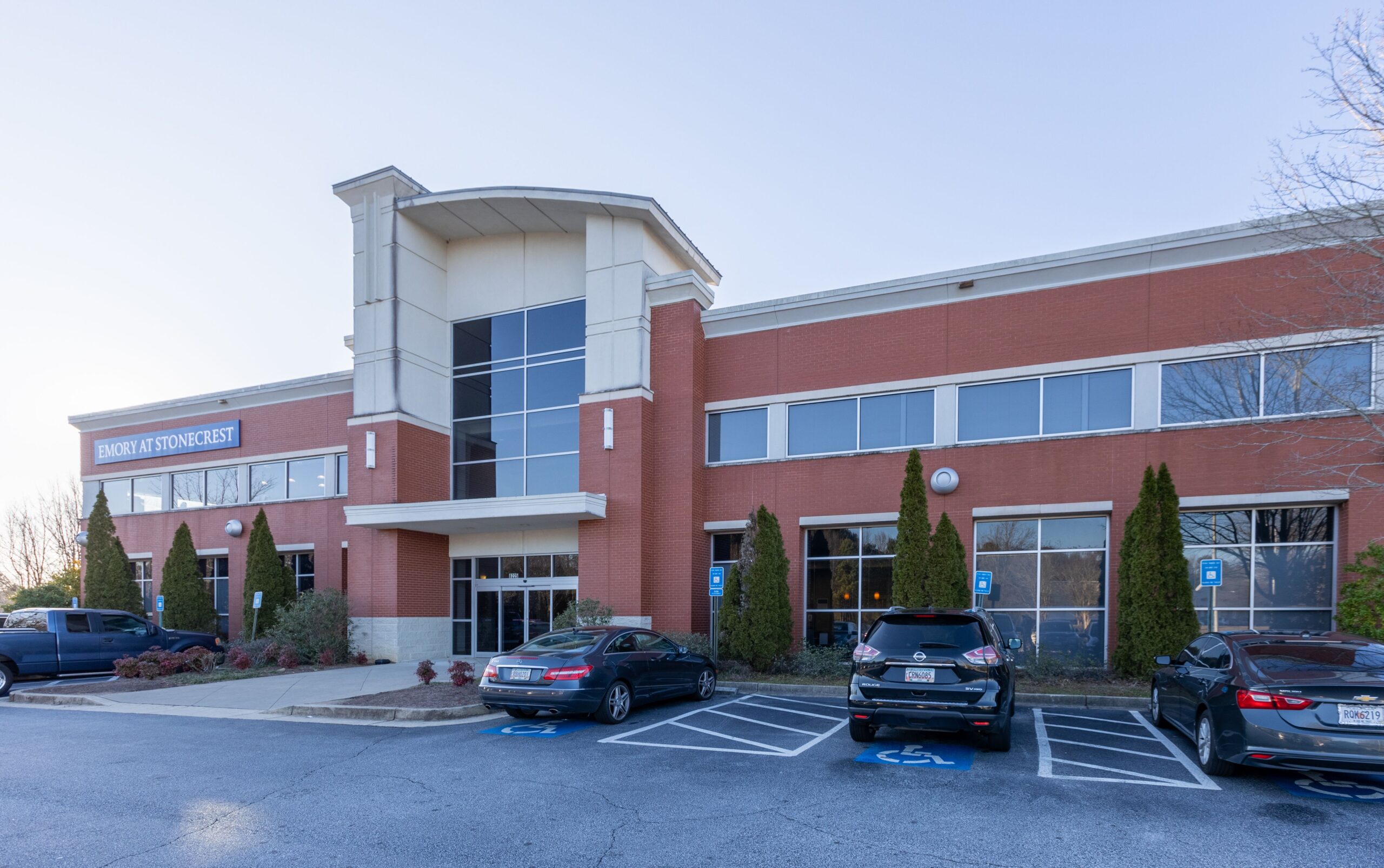 Peachtree Spine & Sports Physicians Stonecrest office exterior at 8225 Mall Parkway