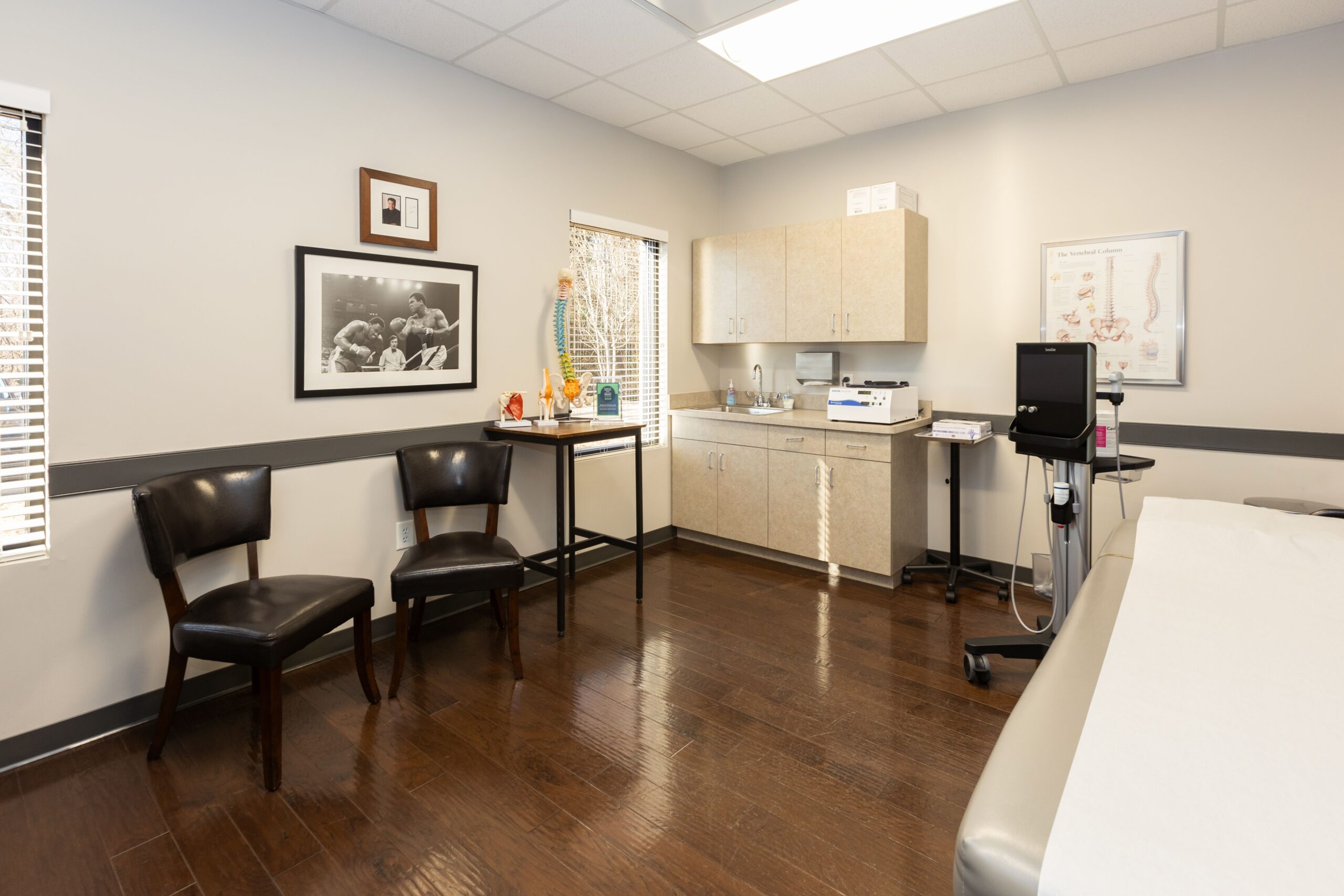 Peachtree Spine Decatur exam room