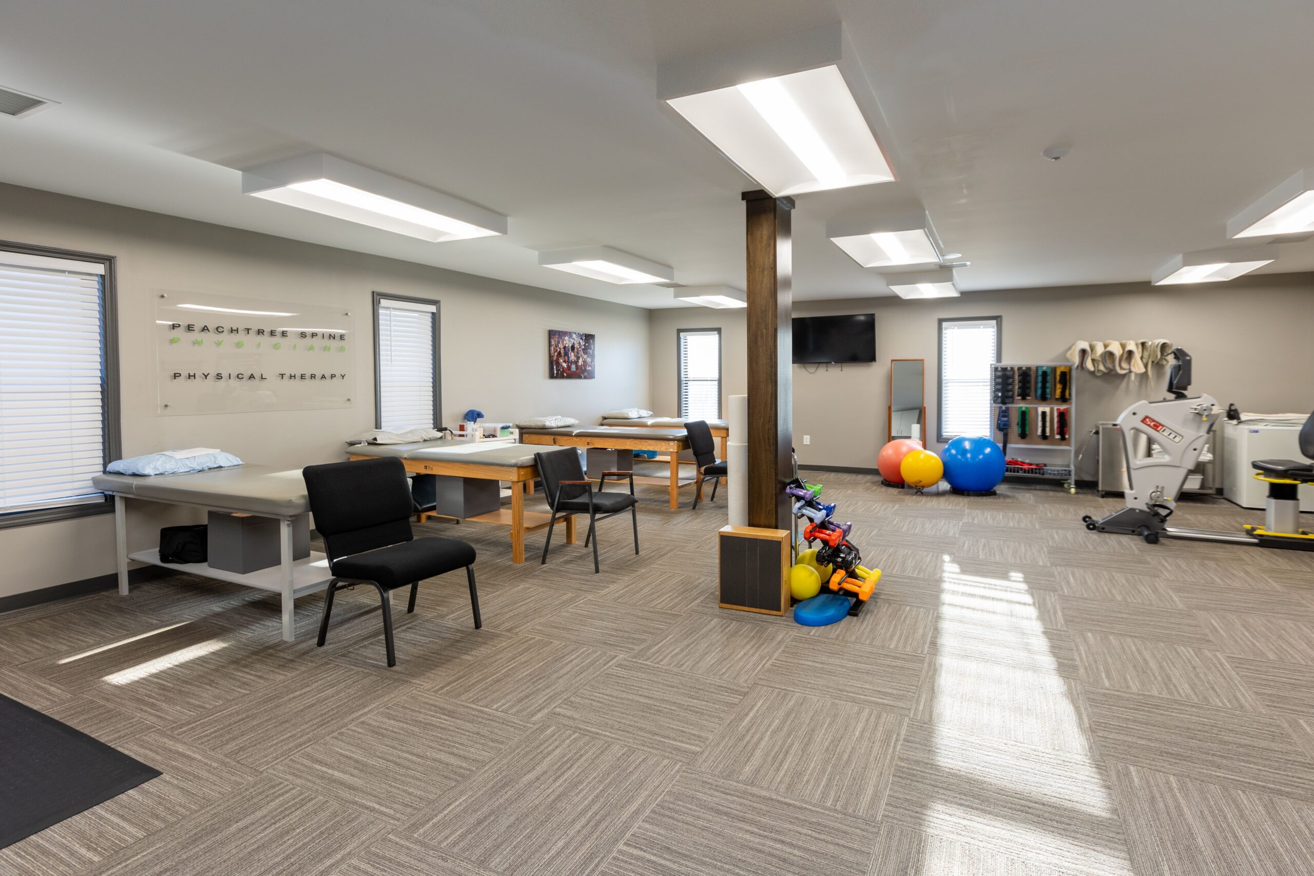 Peachtree Spine Douglasville physical therapy room