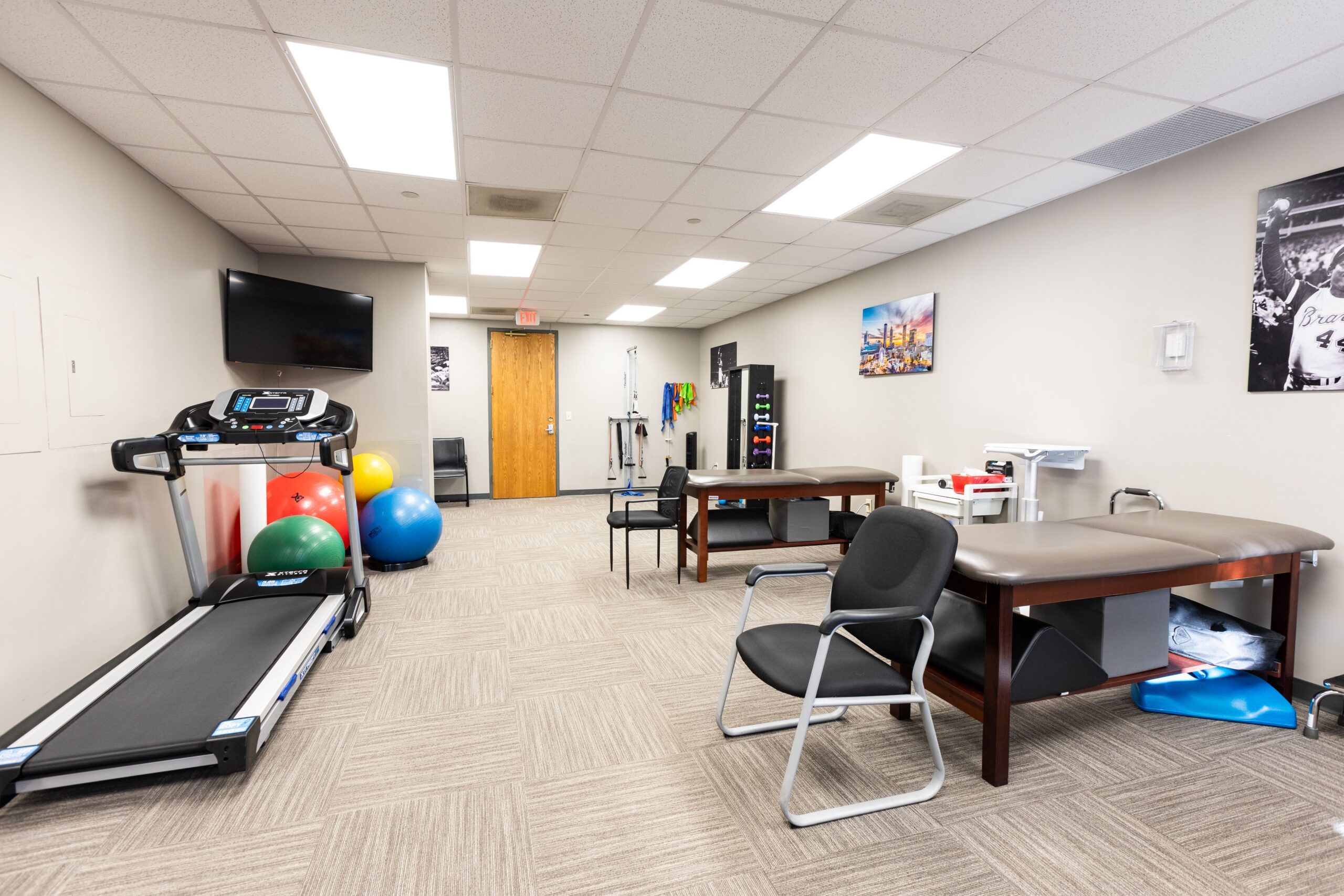 Peachtree Spine Atlanta physical therapy area