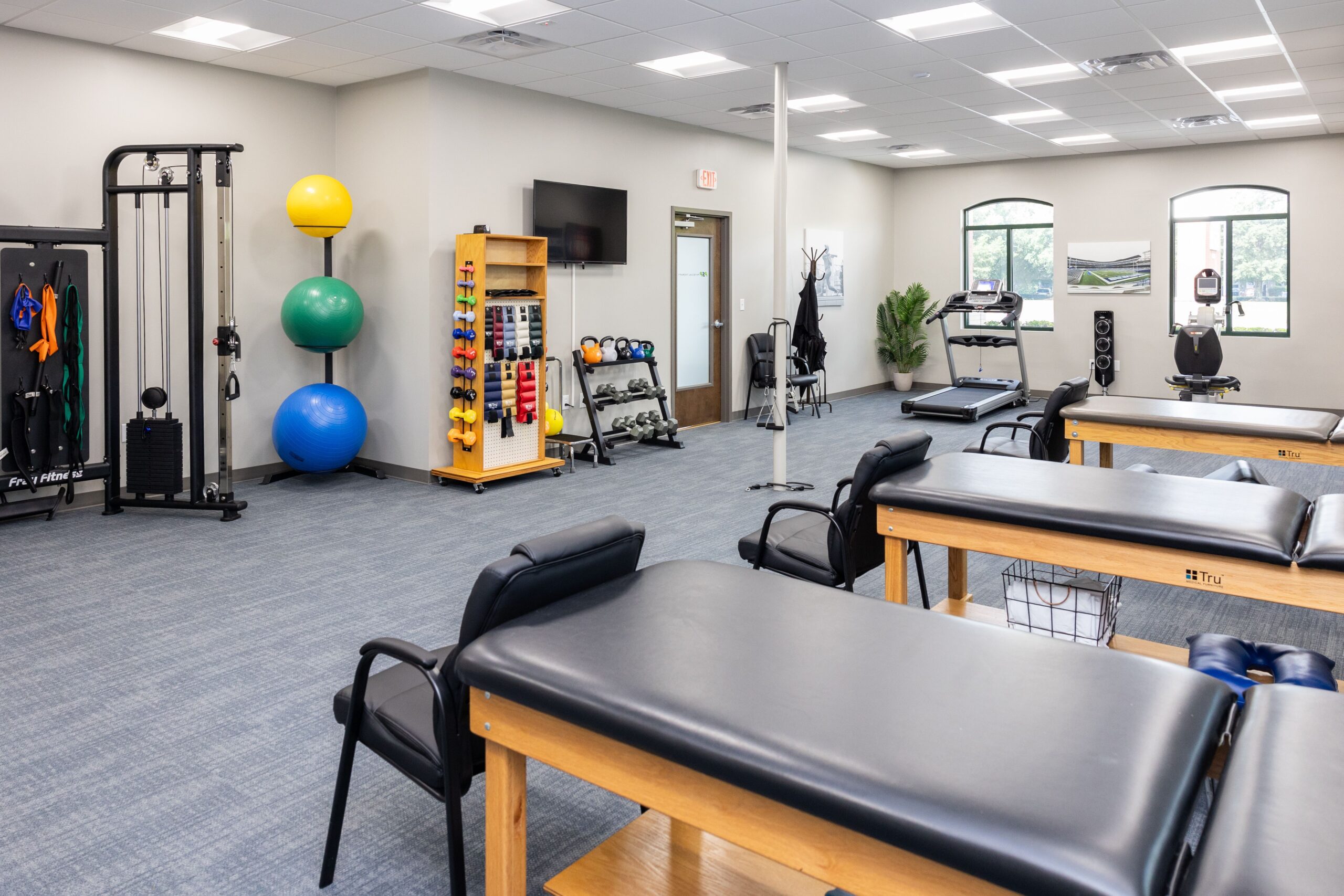 Peachtree Spine Norcross physical therapy room