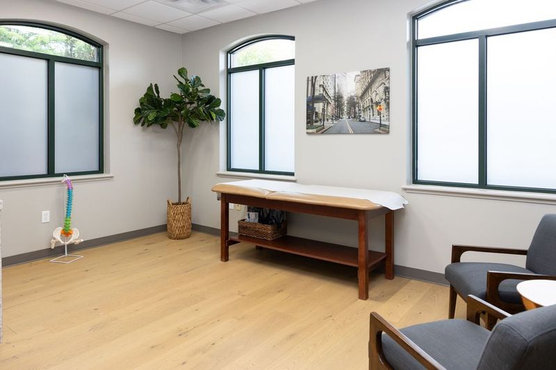 Peachtree Spine Norcross patient room